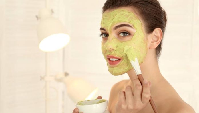 4 Natural Products to Get Rid of Acne Scars